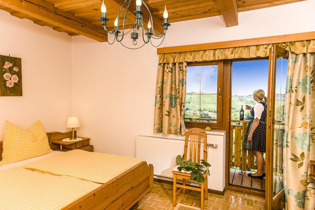 Weingut- Gaestezimmer Marko Лейтшах Екстериор снимка