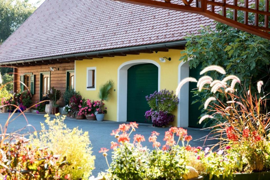 Weingut- Gaestezimmer Marko Лейтшах Екстериор снимка