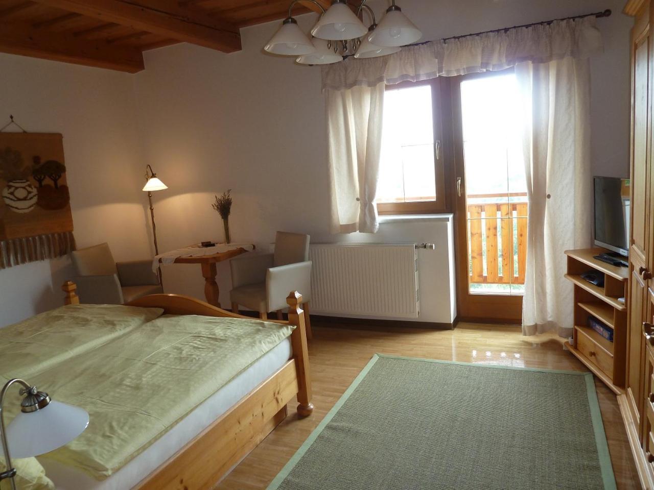 Weingut- Gaestezimmer Marko Лейтшах Екстериор снимка